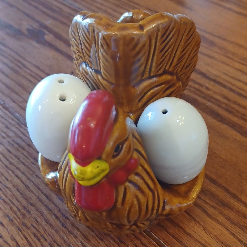 Vintage Salt and Pepper Hen With Eggs ~ GIFTCO